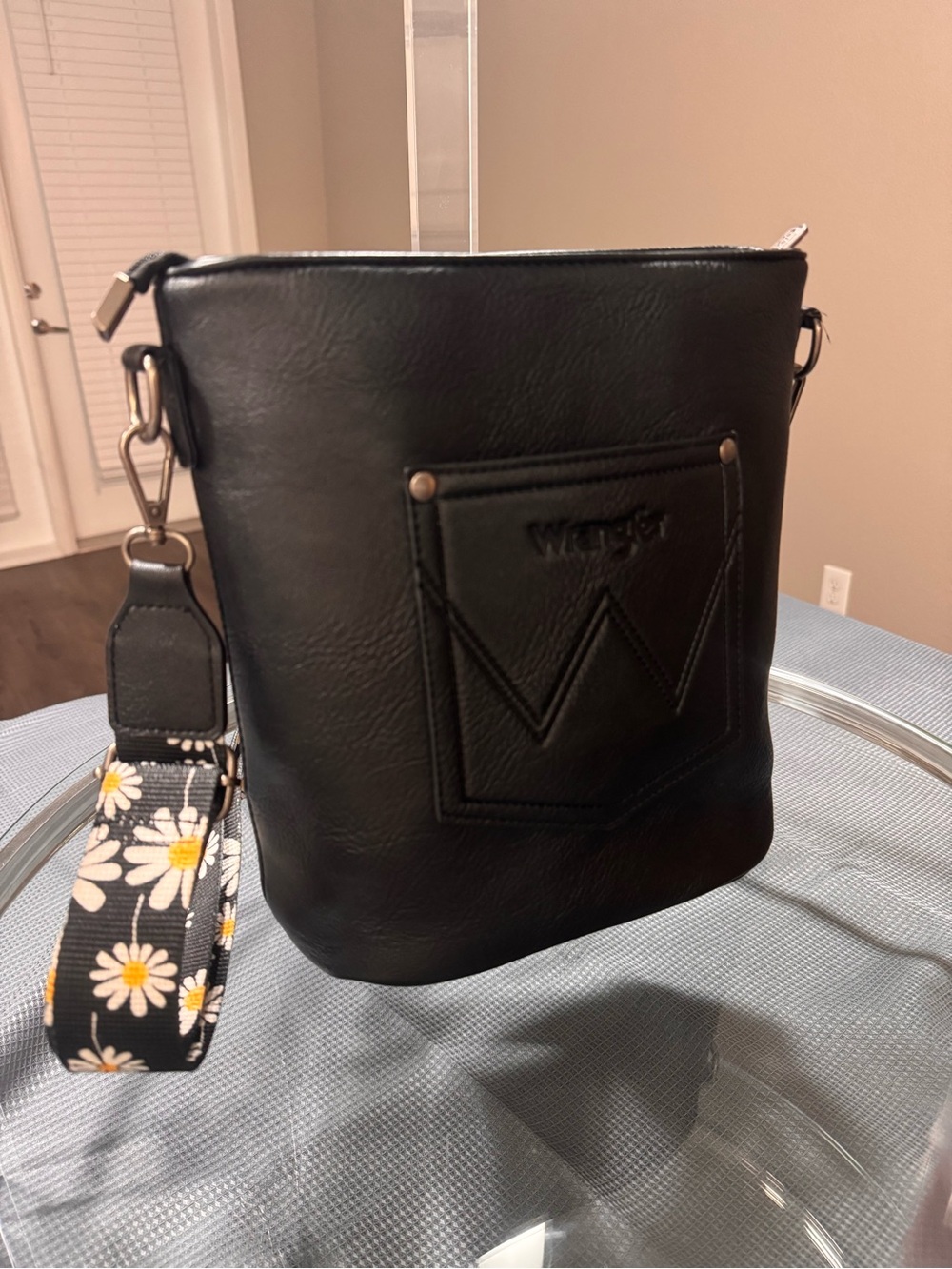 Wrangler Black Crossbody with Daisy Strap - Picture 9 of 16